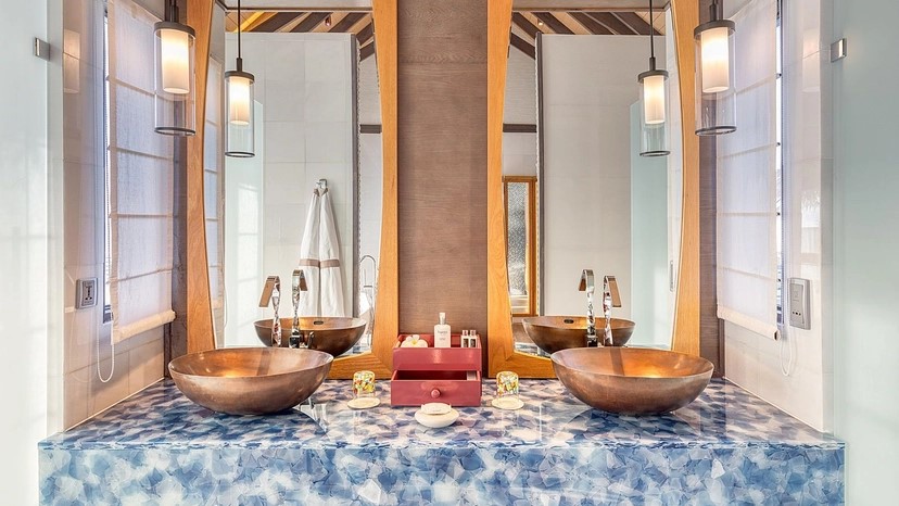 luxury water villa maldives